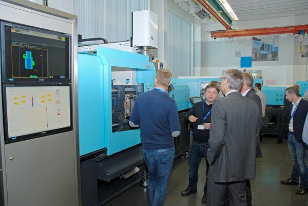 Wtryskarki elektryczne na Technology Day Sumitomo (SHI) Demag