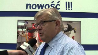 Odtwórz: System walców wygładzających firmy Reifenhäuser