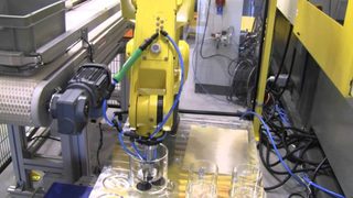 Zautomatyzowane gniazdo produkcyjne z wtryskarką FANUC Roboshot Alpha-S100iA